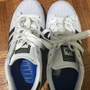 Adidas superstars Men’s size 5